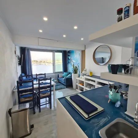 La Vue En Bleu. * 아그