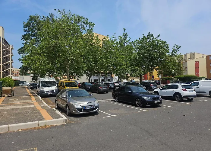 La Vue En Bleu. * アグド